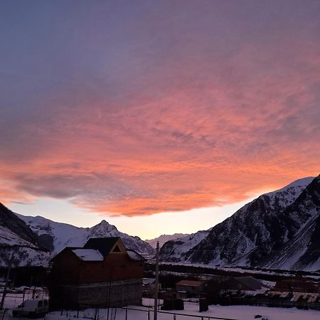 Hotel Diamond Kazbegi ภายนอก รูปภาพ