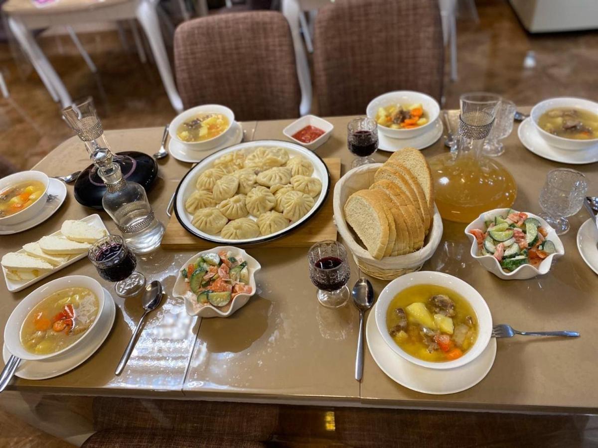 Hotel Diamond Kazbegi ภายนอก รูปภาพ