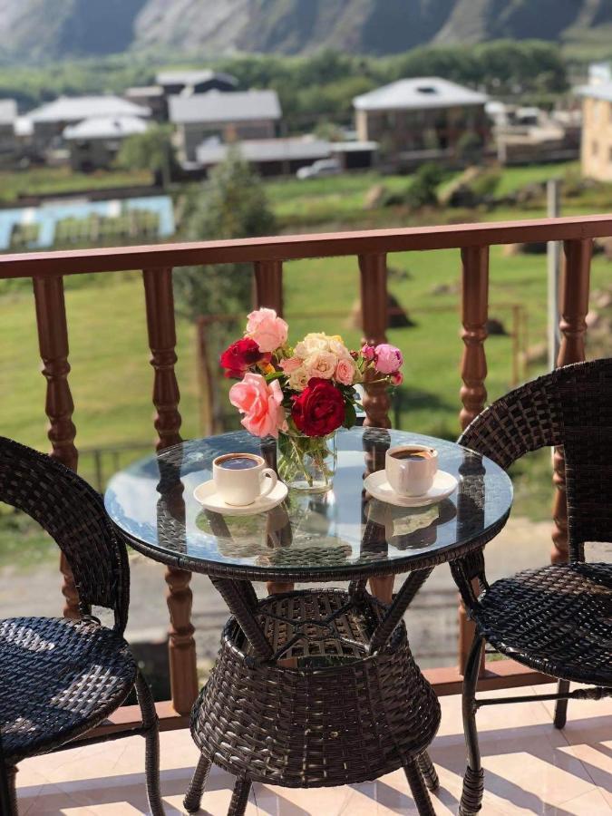 Hotel Diamond Kazbegi ภายนอก รูปภาพ