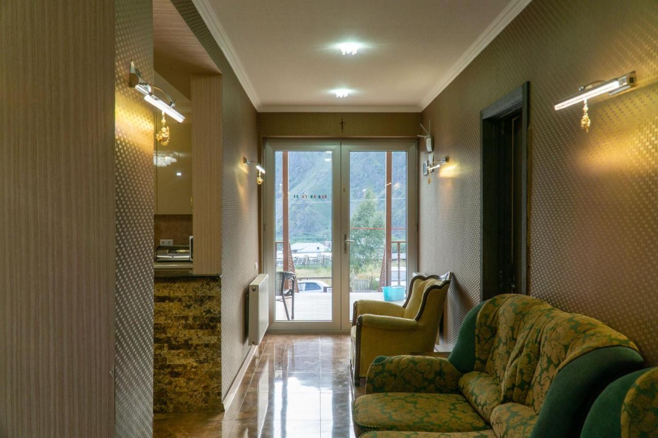 Hotel Diamond Kazbegi ภายนอก รูปภาพ