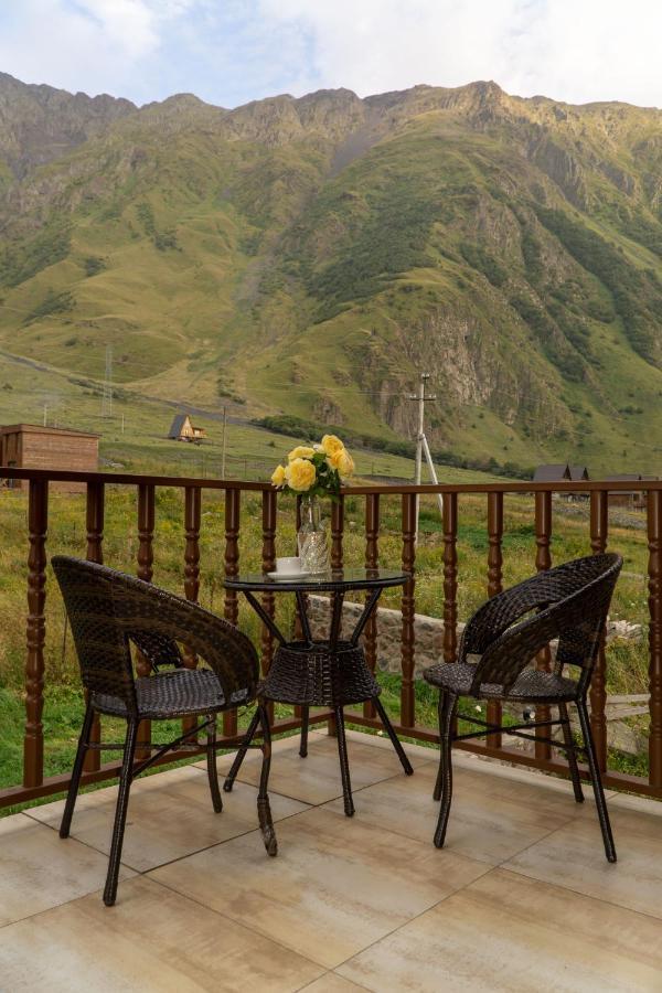 Hotel Diamond Kazbegi ภายนอก รูปภาพ
