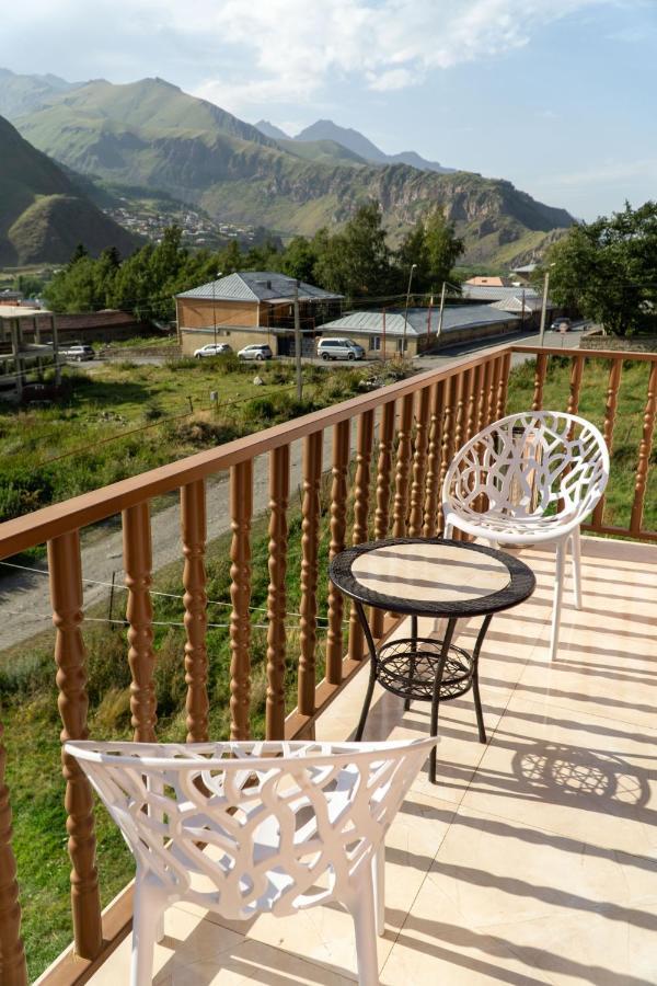 Hotel Diamond Kazbegi ภายนอก รูปภาพ