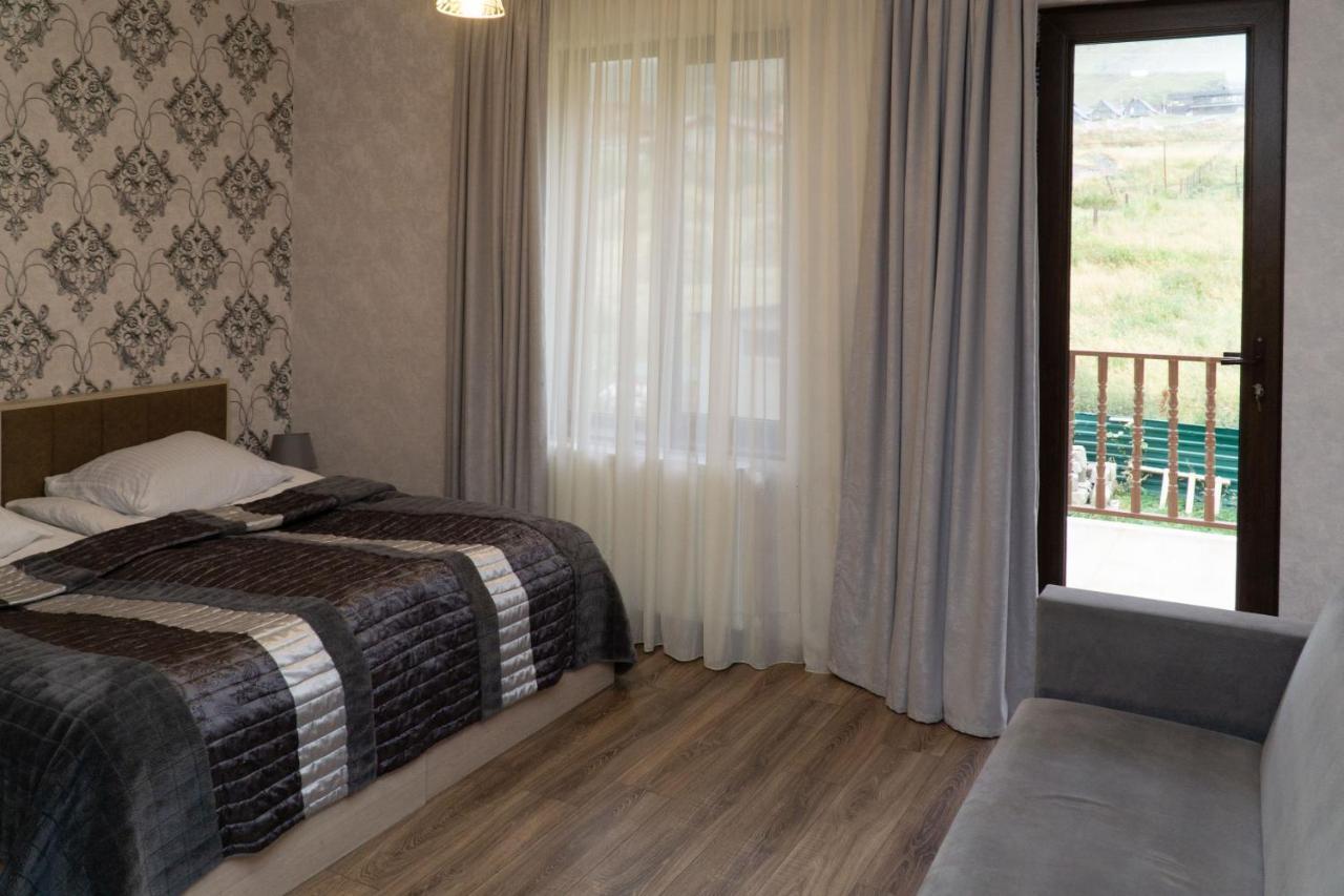 Hotel Diamond Kazbegi ภายนอก รูปภาพ