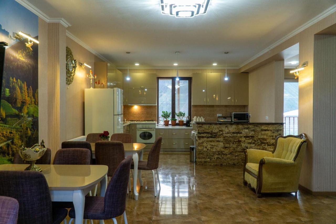 Hotel Diamond Kazbegi ภายนอก รูปภาพ